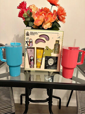 The Nightmare Before Christmas Skin Care Essentials Gift Set Pink & Blue NWT